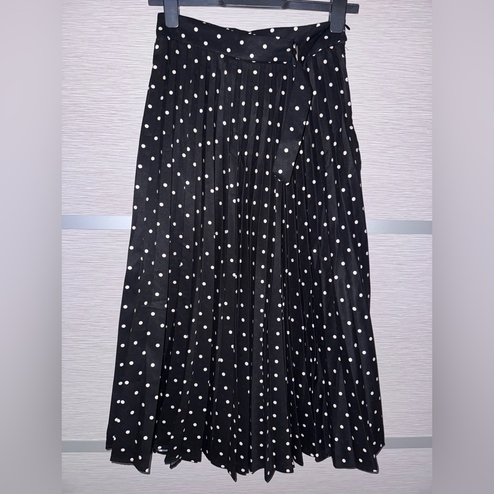 Stradivarius Polka Dot Pleated Skirt in Size S